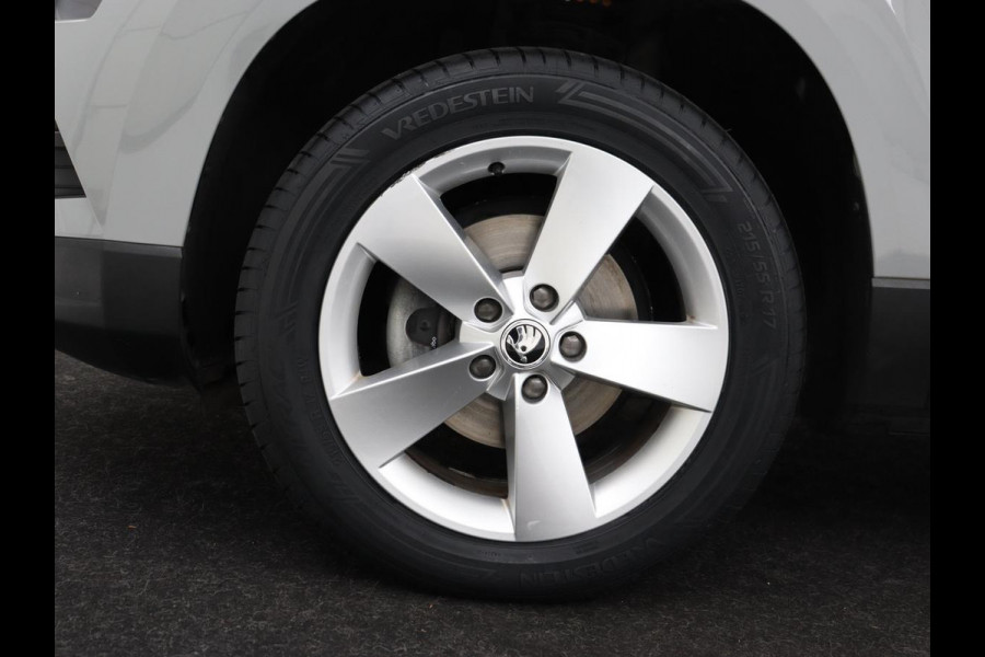 Škoda Karoq 1.5 TSI Business Edition | Panoramadak | Stoelverwarming | Carplay | Navigatie | Parkeerhulp | Climate control | Bluetooth | Cruise control | Getint glas