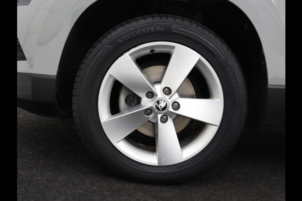 Škoda Karoq 1.5 TSI Business Edition | Panoramadak | Stoelverwarming | Carplay | Navigatie | Parkeerhulp | Climate control | Bluetooth | Cruise control | Getint glas