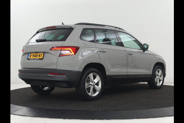 Škoda Karoq 1.5 TSI Business Edition | Panoramadak | Stoelverwarming | Carplay | Navigatie | Parkeerhulp | Climate control | Bluetooth | Cruise control | Getint glas