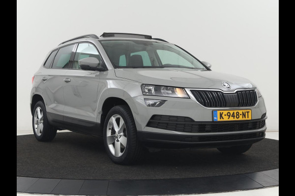 Škoda Karoq 1.5 TSI Business Edition | Panoramadak | Stoelverwarming | Carplay | Navigatie | Parkeerhulp | Climate control | Bluetooth | Cruise control | Getint glas