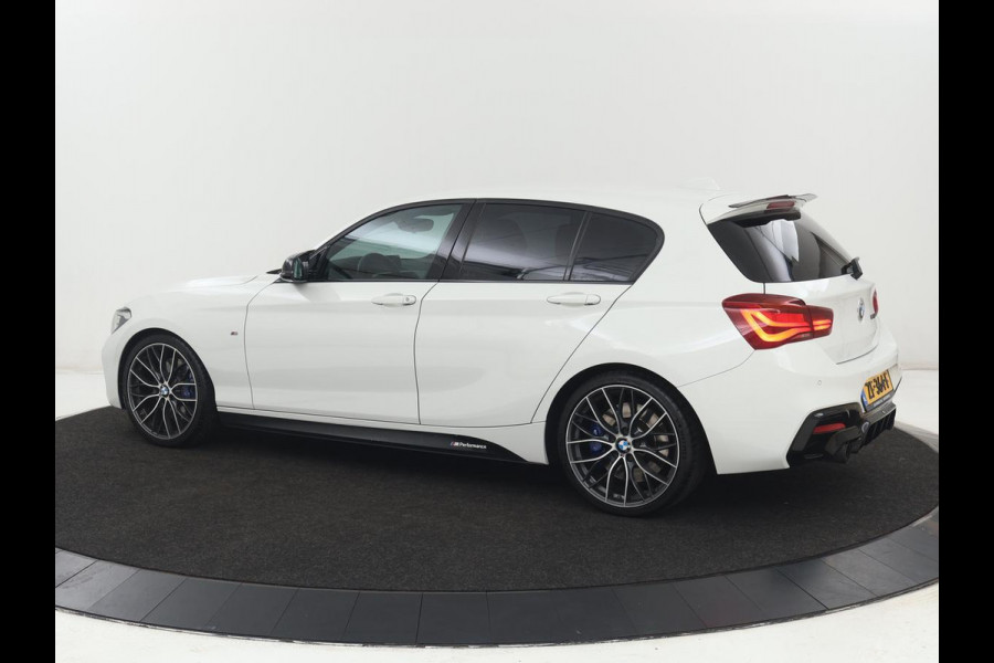 BMW 1-serie M140i High Executive | Stoelverwarming | Carplay | Leder | Adaptief LED | Keyless | Navigatie | Sportstoelen | Parkeerhulp | Climate control | Cruise control | Bluetooth | Getint glas | M Sport