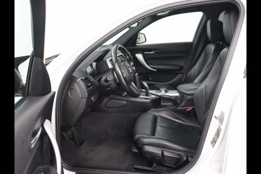 BMW 1-serie M140i High Executive | Stoelverwarming | Carplay | Leder | Adaptief LED | Keyless | Navigatie | Sportstoelen | Parkeerhulp | Climate control | Cruise control | Bluetooth | Getint glas | M Sport