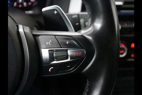 BMW 1-serie M140i High Executive | Stoelverwarming | Carplay | Leder | Adaptief LED | Keyless | Navigatie | Sportstoelen | Parkeerhulp | Climate control | Cruise control | Bluetooth | Getint glas | M Sport