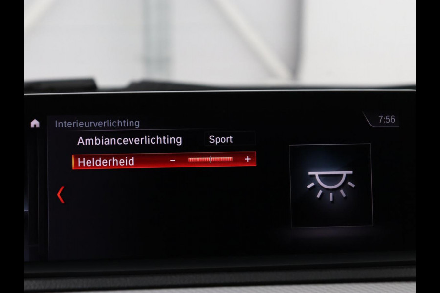 BMW 1-serie M140i High Executive | Stoelverwarming | Carplay | Leder | Adaptief LED | Keyless | Navigatie | Sportstoelen | Parkeerhulp | Climate control | Cruise control | Bluetooth | Getint glas | M Sport