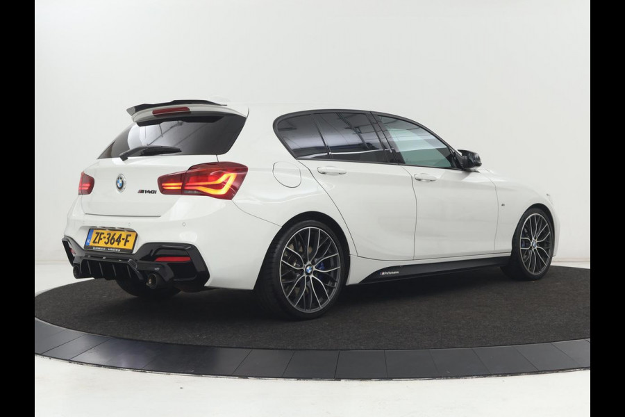 BMW 1-serie M140i High Executive | Stoelverwarming | Carplay | Leder | Adaptief LED | Keyless | Navigatie | Sportstoelen | Parkeerhulp | Climate control | Cruise control | Bluetooth | Getint glas | M Sport