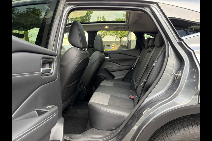 Nissan QASHQAI 1.3 MHEV Xtronic N-Connecta FABRIEKSGARANTIE| STOEL + STUURVERWARMING| VOORRUITVERWARMING| ELEKTRISCHE ACHTERKLEP| HEAD-UP DISPLAY| PANORAMADAK| ADAPTIVE CRUISE CONTROL| DODE HOEK SENSOR| 360 CAMERA|
