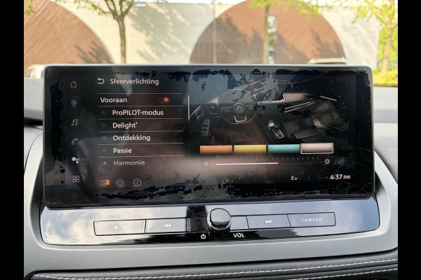 Nissan QASHQAI 1.3 MHEV Xtronic N-Connecta FABRIEKSGARANTIE| STOEL + STUURVERWARMING| VOORRUITVERWARMING| ELEKTRISCHE ACHTERKLEP| HEAD-UP DISPLAY| PANORAMADAK| ADAPTIVE CRUISE CONTROL| DODE HOEK SENSOR| 360 CAMERA|