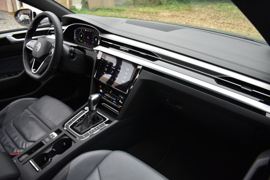 Volkswagen Arteon Shooting Brake eHYBRID 218PK DSG ELEGANCE BUSINESS+ LEDER/VIRTUAL/PANORAMADAK