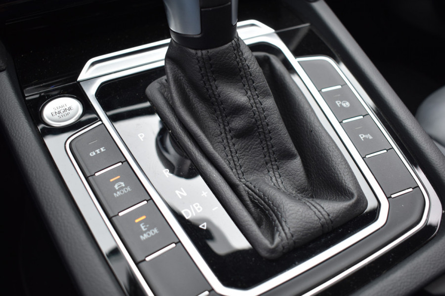 Volkswagen Arteon Shooting Brake eHYBRID 218PK DSG ELEGANCE BUSINESS+ LEDER/VIRTUAL/PANORAMADAK