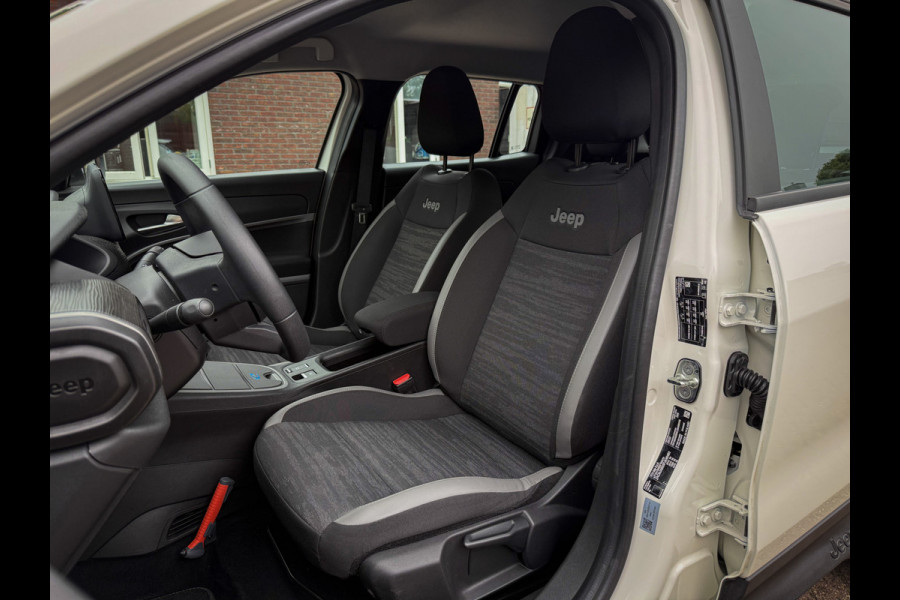 Jeep Avenger Longitude 54 kWh - SOH 96,94%, Warmtepomp, Airco, Navi, Isofix, Keyless, LED, 18DKM!