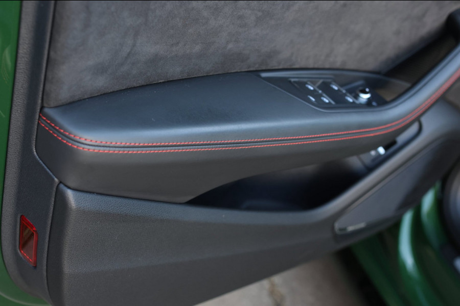 Audi RS4 2.9 TFSI Quattro *Pano*B&O*360 Camera*RS-Stoelen*Keyless*Trekhaak*