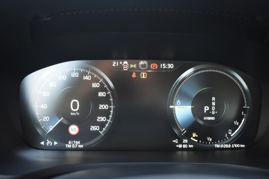 Volvo V60 T6 340PK Automaat Plug-in Hybrid AWD Inscription / Navigatie / Elektrisch verstelbare stoelen met geheugen / Leren bekleding / Elektrische achterklep / Cruise control / Parkeersensoren