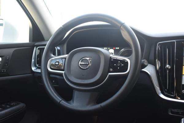 Volvo V60 T6 340PK Automaat Plug-in Hybrid AWD Inscription / Navigatie / Elektrisch verstelbare stoelen met geheugen / Leren bekleding / Elektrische achterklep / Cruise control / Parkeersensoren