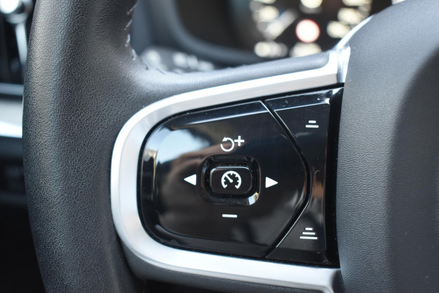 Volvo V60 T6 340PK Automaat Plug-in Hybrid AWD Inscription / Navigatie / Elektrisch verstelbare stoelen met geheugen / Leren bekleding / Elektrische achterklep / Cruise control / Parkeersensoren
