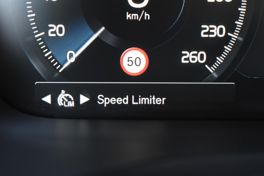 Volvo V60 T6 340PK Automaat Plug-in Hybrid AWD Inscription / Navigatie / Elektrisch verstelbare stoelen met geheugen / Leren bekleding / Elektrische achterklep / Cruise control / Parkeersensoren