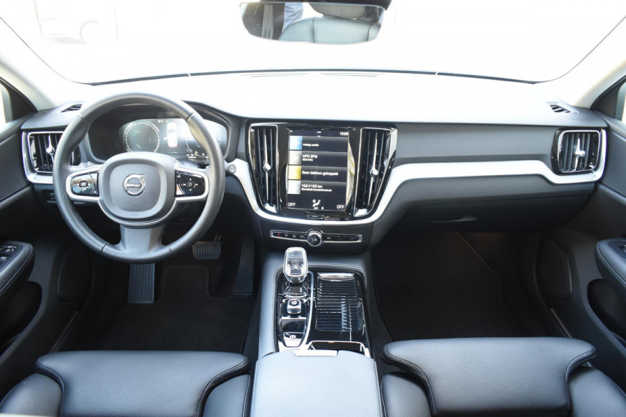 Volvo V60 T6 340PK Automaat Plug-in Hybrid AWD Inscription / Navigatie / Elektrisch verstelbare stoelen met geheugen / Leren bekleding / Elektrische achterklep / Cruise control / Parkeersensoren