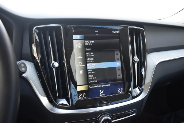 Volvo V60 T6 340PK Automaat Plug-in Hybrid AWD Inscription / Navigatie / Elektrisch verstelbare stoelen met geheugen / Leren bekleding / Elektrische achterklep / Cruise control / Parkeersensoren