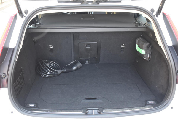 Volvo V60 T6 340PK Automaat Plug-in Hybrid AWD Inscription / Navigatie / Elektrisch verstelbare stoelen met geheugen / Leren bekleding / Elektrische achterklep / Cruise control / Parkeersensoren