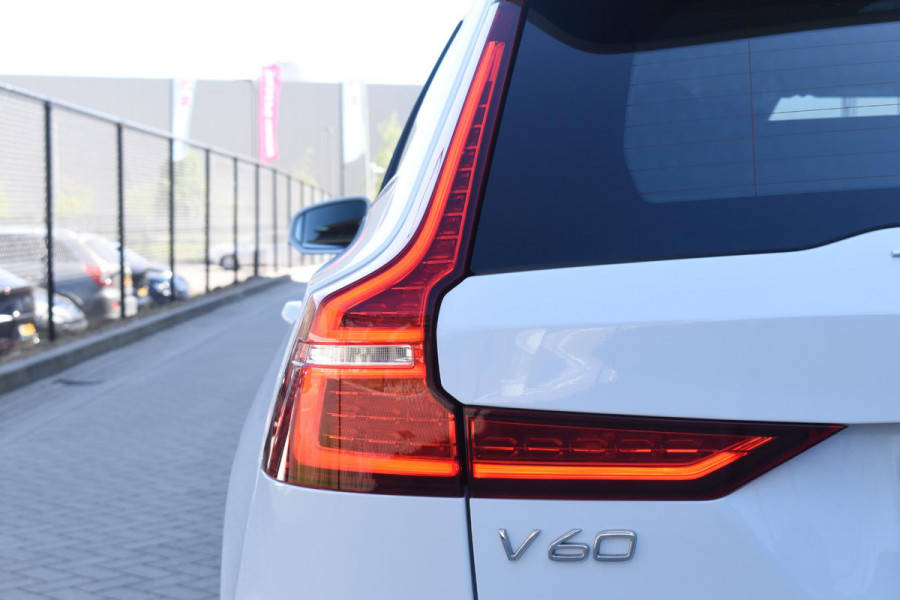 Volvo V60 T6 340PK Automaat Plug-in Hybrid AWD Inscription / Navigatie / Elektrisch verstelbare stoelen met geheugen / Leren bekleding / Elektrische achterklep / Cruise control / Parkeersensoren