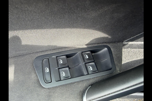 Volkswagen Golf 1.6 TDI Comfortline Business | Navigatie | Camera | DAB | Adaptive Cruise Control |  ACC |