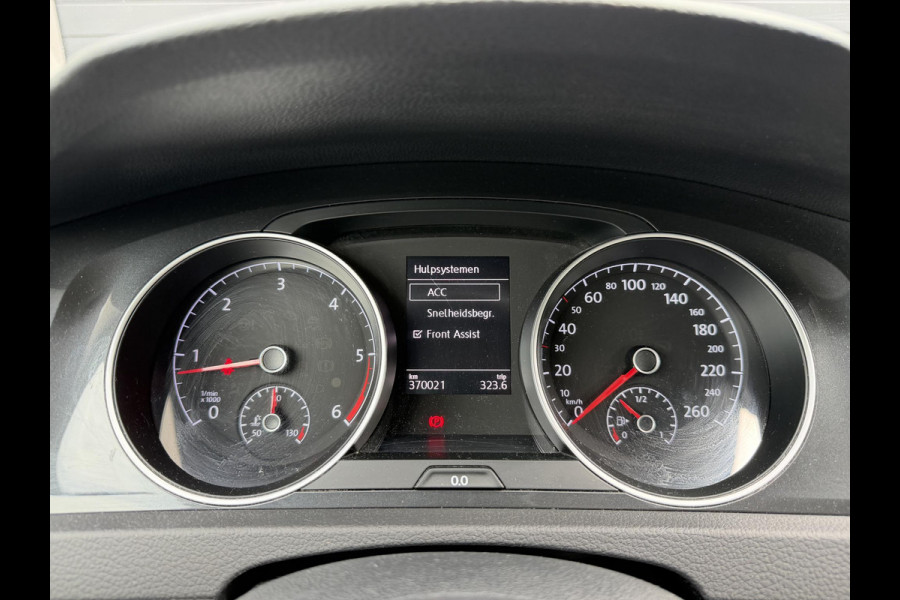 Volkswagen Golf 1.6 TDI Comfortline Business | Navigatie | Camera | DAB | Adaptive Cruise Control |  ACC |