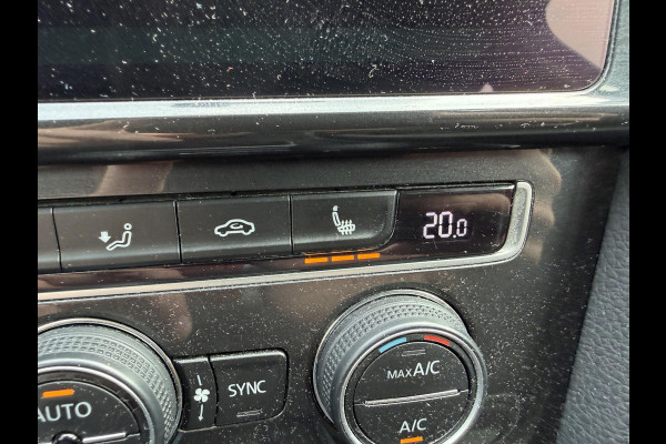 Volkswagen Golf 1.6 TDI Comfortline Business | Navigatie | Camera | DAB | Adaptive Cruise Control |  ACC |