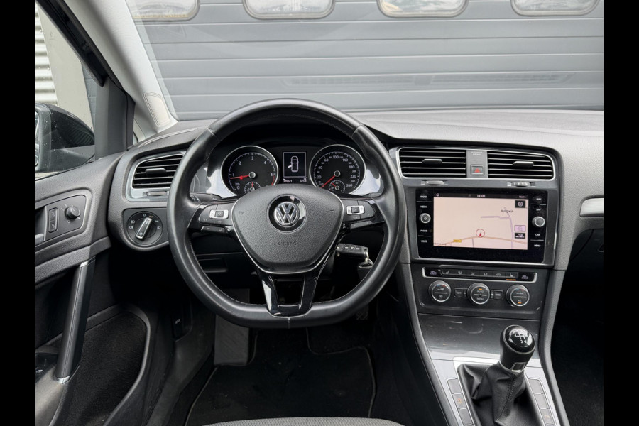 Volkswagen Golf 1.6 TDI Comfortline Business | Navigatie | Camera | DAB | Adaptive Cruise Control |  ACC |