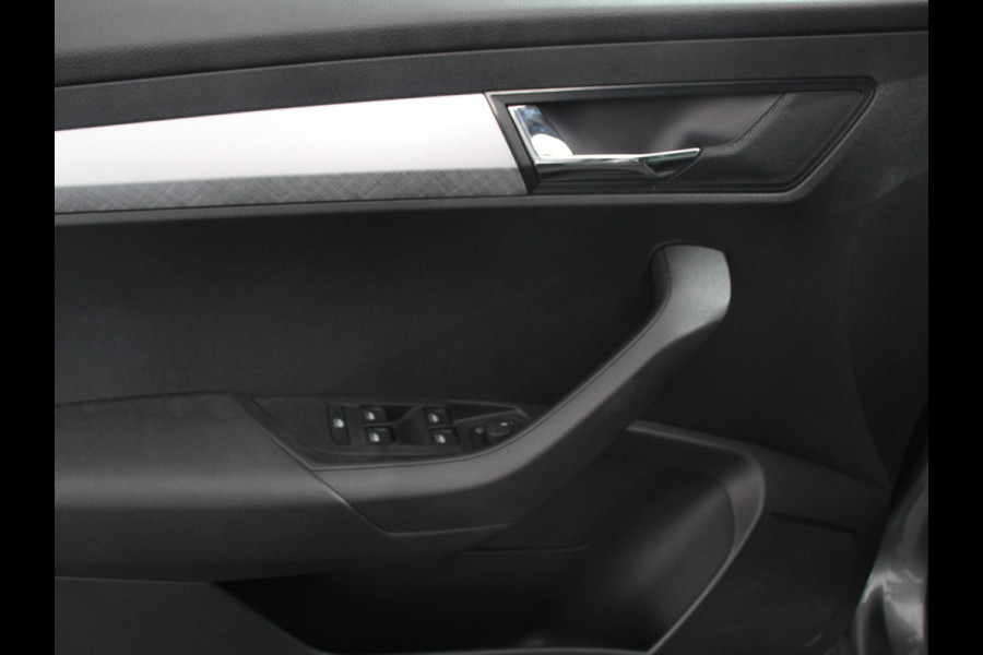 Škoda Karoq 1.5 TSI 150pk Automaat ACT Ambition Navigatie Android Auto / Apple Carplay Climate Control Camera Parkeer sensoren Lichtmetalen Velgen Dab Digitale Cockpit Keyless Start Led Cruise Control Adaptive