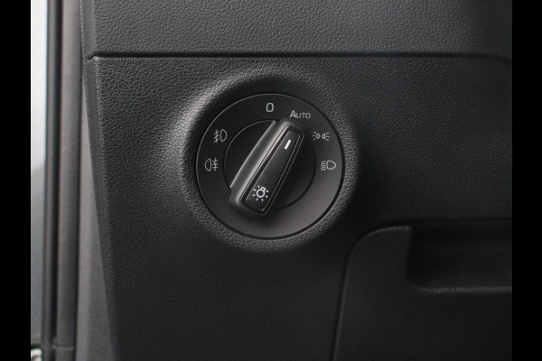Škoda Karoq 1.5 TSI 150pk Automaat ACT Ambition Navigatie Android Auto / Apple Carplay Climate Control Camera Parkeer sensoren Lichtmetalen Velgen Dab Digitale Cockpit Keyless Start Led Cruise Control Adaptive