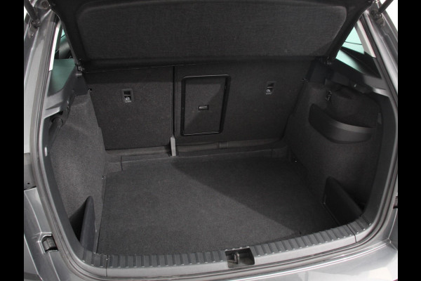 Škoda Karoq 1.5 TSI 150pk Automaat ACT Ambition Navigatie Android Auto / Apple Carplay Climate Control Camera Parkeer sensoren Lichtmetalen Velgen Dab Digitale Cockpit Keyless Start Led Cruise Control Adaptive
