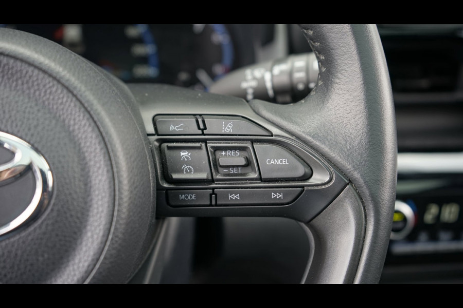 Toyota Yaris Cross 1.5 Hybrid Trail AUTOMAAT-ACC-CAMERA-FULL LED-HEADUP-JBL SOUND-KEYLESS-PANORAMA-STOELVERWARMING