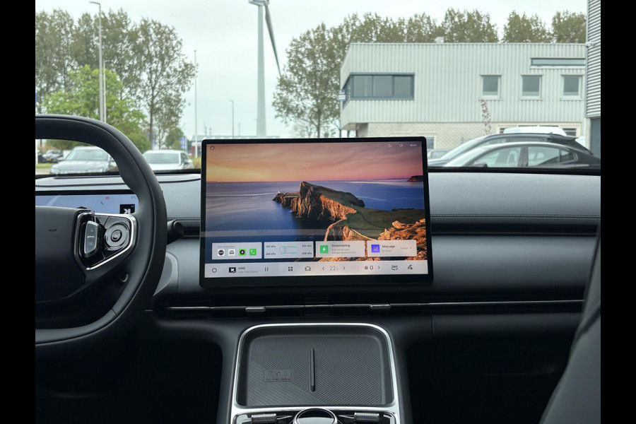 GEELY Starray EM-i 1.5 Max+ | Panorama | Stoelen voor & achter verwarmd | Memory Seats | 360 Camera | 19 Inch LMV | 136km elektrisch bereik