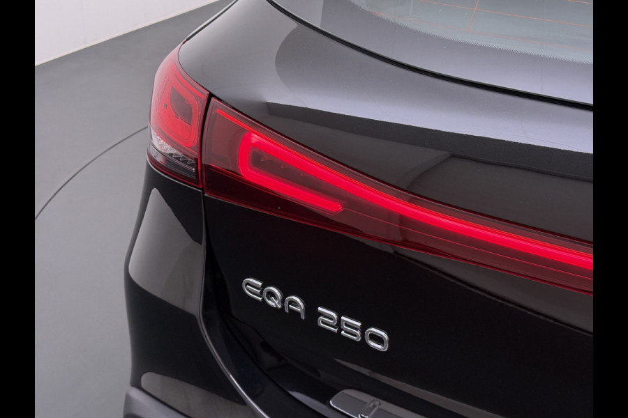 Mercedes-Benz EQA 250 Business Line 67 kWh SOH 97% Navi Ecc Camera Stoelverwarming Cruise Control Pdc Elek.Achterklep Led DAB Bluetooth Lmv 18" Licht en zichtpakket