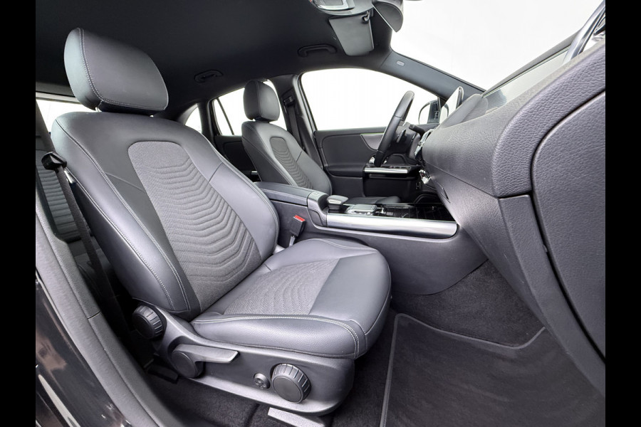 Mercedes-Benz EQA 250 Business Line 67 kWh SOH 97% Navi Ecc Camera Stoelverwarming Cruise Control Pdc Elek.Achterklep Led DAB Bluetooth Lmv 18" Licht en zichtpakket