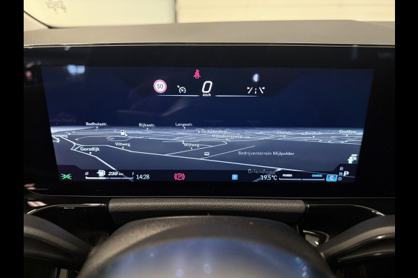 Mercedes-Benz B-Klasse 180 Business Line NAVI/V-COCKPIT/CAM/DAB/ECC/PDC/CRUISE/TREKH///