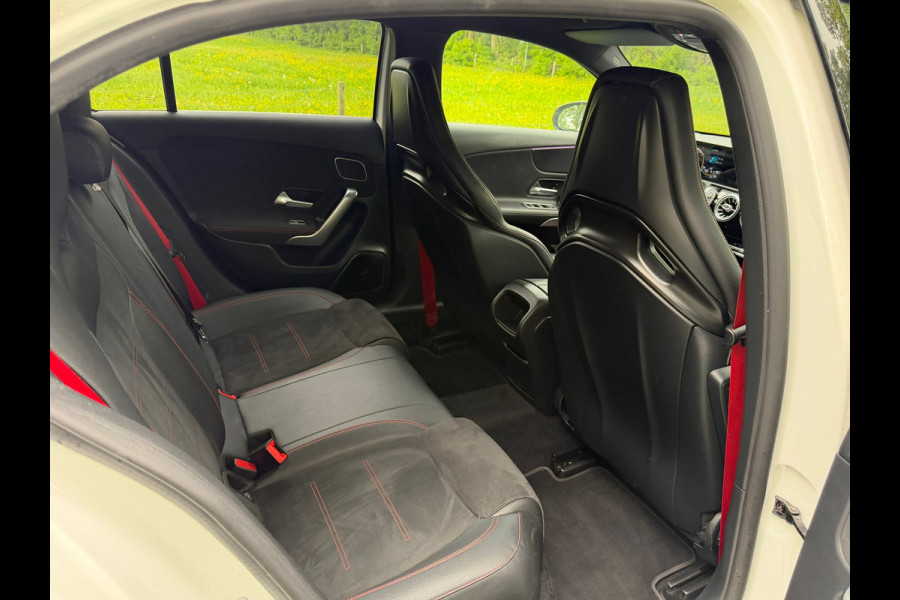 Mercedes-Benz A-Klasse AMG 35 4MATIC|2019|Schaalstoelen|Dealer|Lip-pakket|Sfeer verl| Camera|