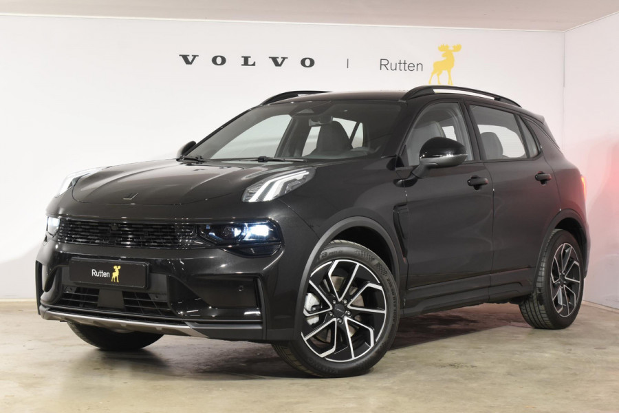 Lynk & Co 01 276PK Automaat Core / Adaptieve cruise control / Stoel - en stuurwielverwarming / Parkeersensoren / Achteruitrijcamera / Apple Carplay / Trekhaak / Metallic lak / 19" velgen