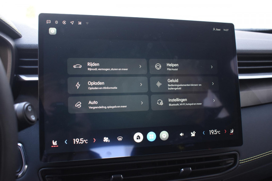 Lynk & Co 01 276PK Automaat Core / Adaptieve cruise control / Stoel - en stuurwielverwarming / Parkeersensoren / Achteruitrijcamera / Apple Carplay / Trekhaak / Metallic lak / 19" velgen
