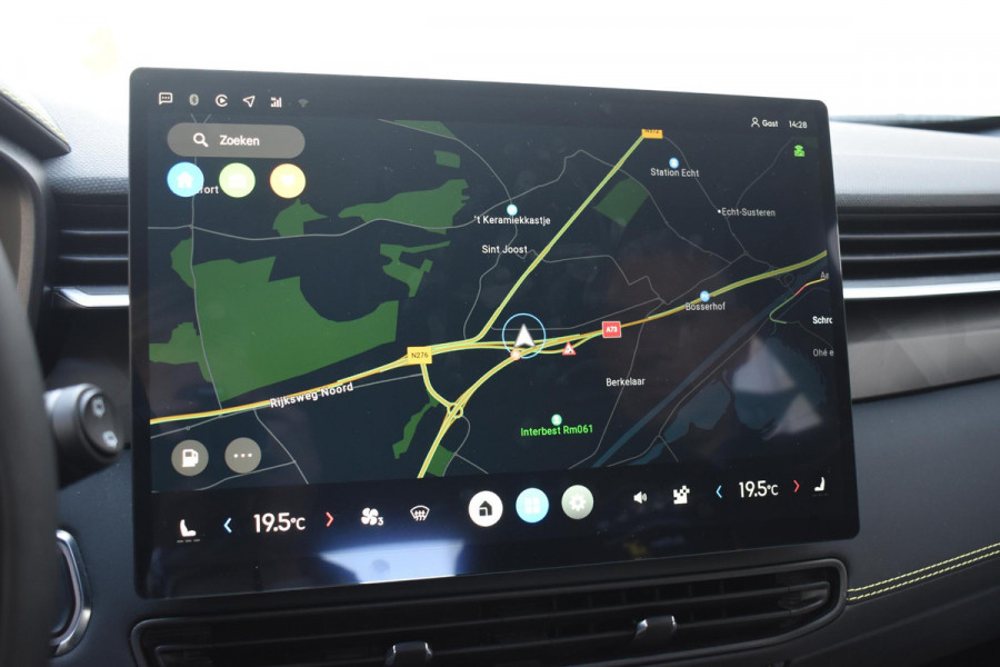 Lynk & Co 01 276PK Automaat Core / Adaptieve cruise control / Stoel - en stuurwielverwarming / Parkeersensoren / Achteruitrijcamera / Apple Carplay / Trekhaak / Metallic lak / 19" velgen
