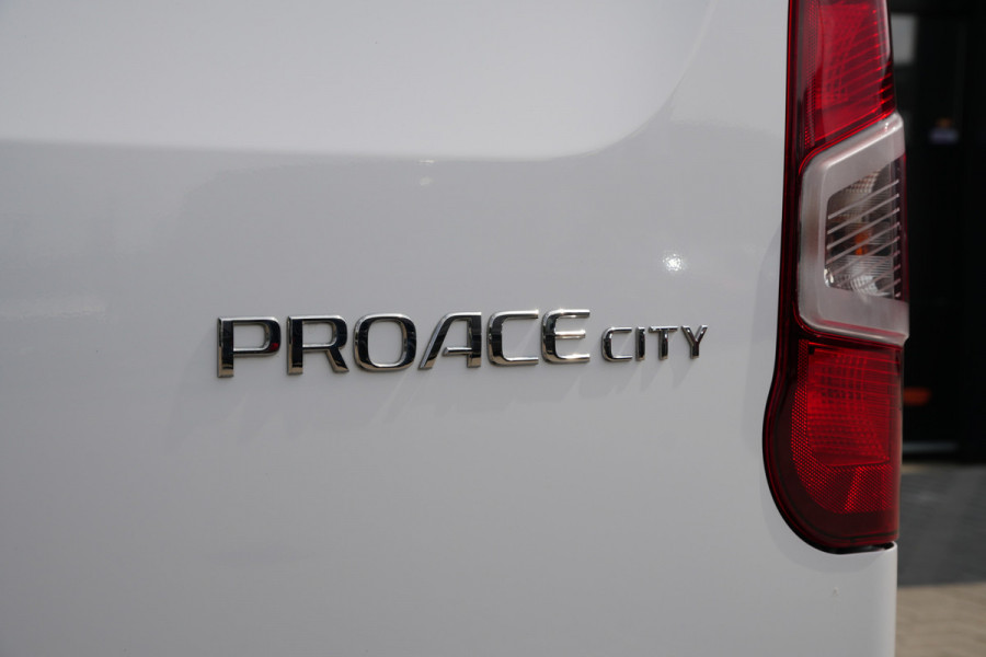 Toyota PROACE CITY 1.5 D-4D L1 100pk - Airco - DAB - PDC - Trekhaak - Rijklaar