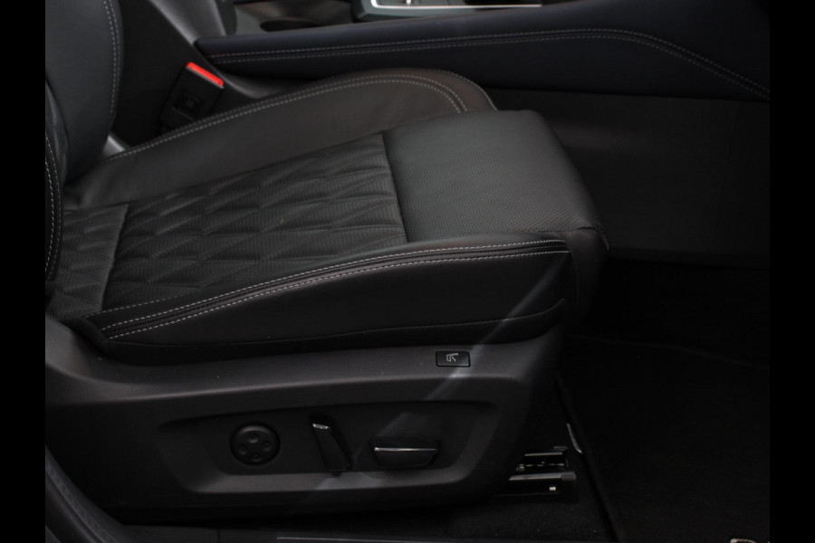 Nissan QASHQAI 1.3 MHEV Xtronic Tekna Plus Automaat Navigatie Apple Carplay/Android Auto Parkeersensoren 360 camera Adaptive cruise control Panoramadak Elektrische achterklep Elektrische bestuurderstoel Stoel-en stuurverwarming Ledverlichting Climate Control