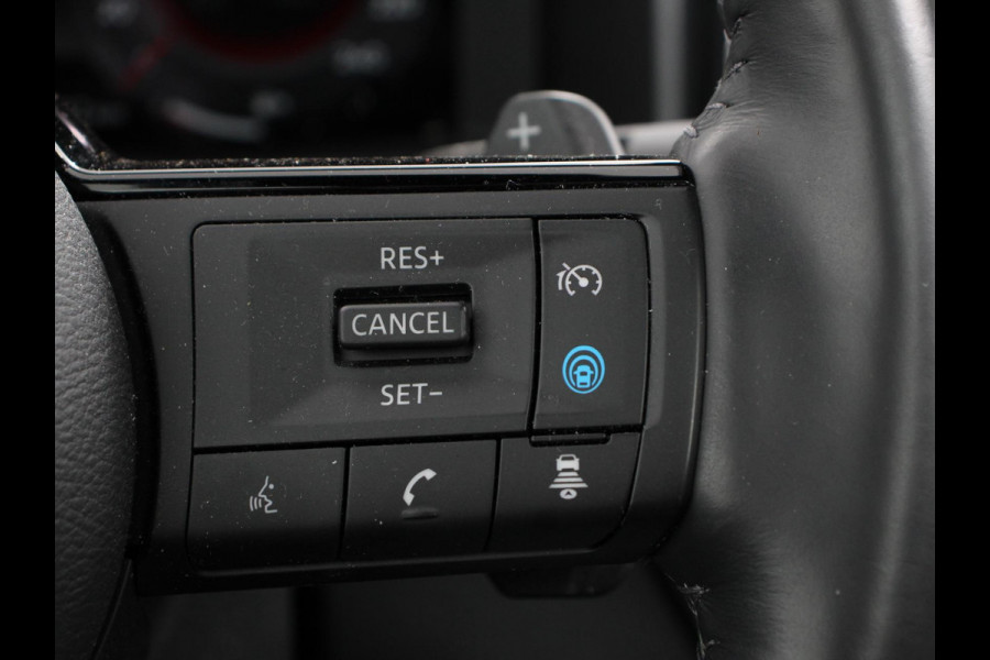 Nissan QASHQAI 1.3 MHEV Xtronic Tekna Plus Automaat Navigatie Apple Carplay/Android Auto Parkeersensoren 360 camera Adaptive cruise control Panoramadak Elektrische achterklep Elektrische bestuurderstoel Stoel-en stuurverwarming Ledverlichting Climate Control