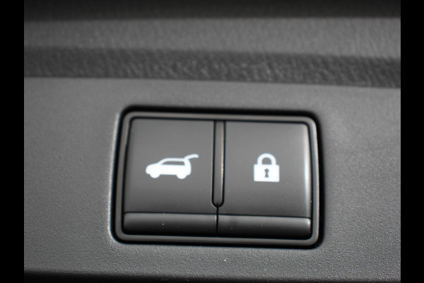 Nissan QASHQAI 1.3 MHEV Xtronic Tekna Plus Automaat Navigatie Apple Carplay/Android Auto Parkeersensoren 360 camera Adaptive cruise control Panoramadak Elektrische achterklep Elektrische bestuurderstoel Stoel-en stuurverwarming Ledverlichting Climate Control