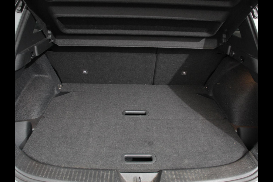 Nissan QASHQAI 1.3 MHEV Xtronic Tekna Plus Automaat Navigatie Apple Carplay/Android Auto Parkeersensoren 360 camera Adaptive cruise control Panoramadak Elektrische achterklep Elektrische bestuurderstoel Stoel-en stuurverwarming Ledverlichting Climate Control