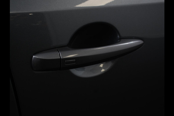 Nissan QASHQAI 1.3 MHEV Xtronic Tekna Plus Automaat Navigatie Apple Carplay/Android Auto Parkeersensoren 360 camera Adaptive cruise control Panoramadak Elektrische achterklep Elektrische bestuurderstoel Stoel-en stuurverwarming Ledverlichting Climate Control