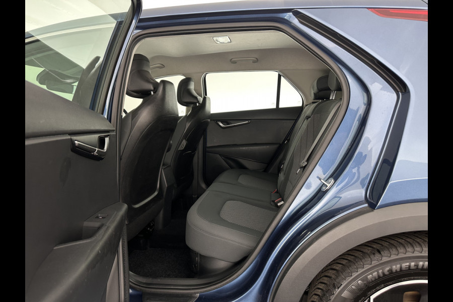 Kia Niro 1.6 GDi Hybrid ComfortLine (INCL-BTW) Aut. *ADAPTIVE-CRUISE | DIGI-COCKPIT | CARPLAY | CAMERA | COMFORTSEATS | DAB | ECC | PDC | CRUISE | TOWBAR | 16''ALU*