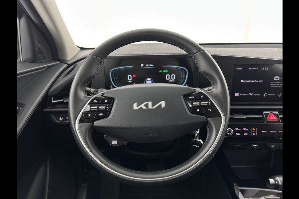 Kia Niro 1.6 GDi Hybrid ComfortLine (INCL-BTW) Aut. *ADAPTIVE-CRUISE | DIGI-COCKPIT | CARPLAY | CAMERA | COMFORTSEATS | DAB | ECC | PDC | CRUISE | TOWBAR | 16''ALU*