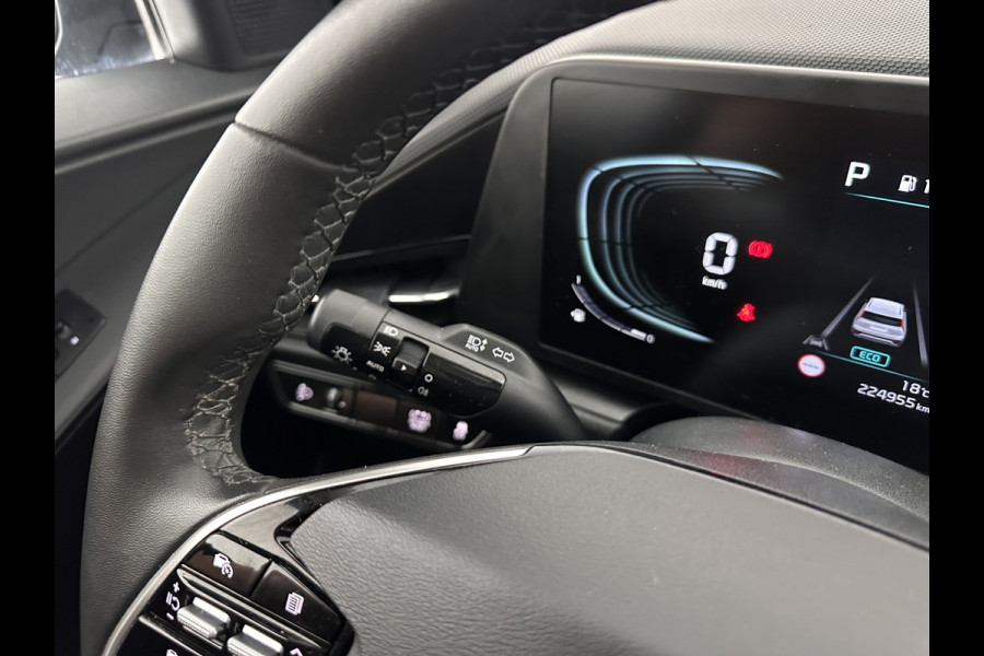 Kia Niro 1.6 GDi Hybrid ComfortLine (INCL-BTW) Aut. *ADAPTIVE-CRUISE | DIGI-COCKPIT | CARPLAY | CAMERA | COMFORTSEATS | DAB | ECC | PDC | CRUISE | TOWBAR | 16''ALU*