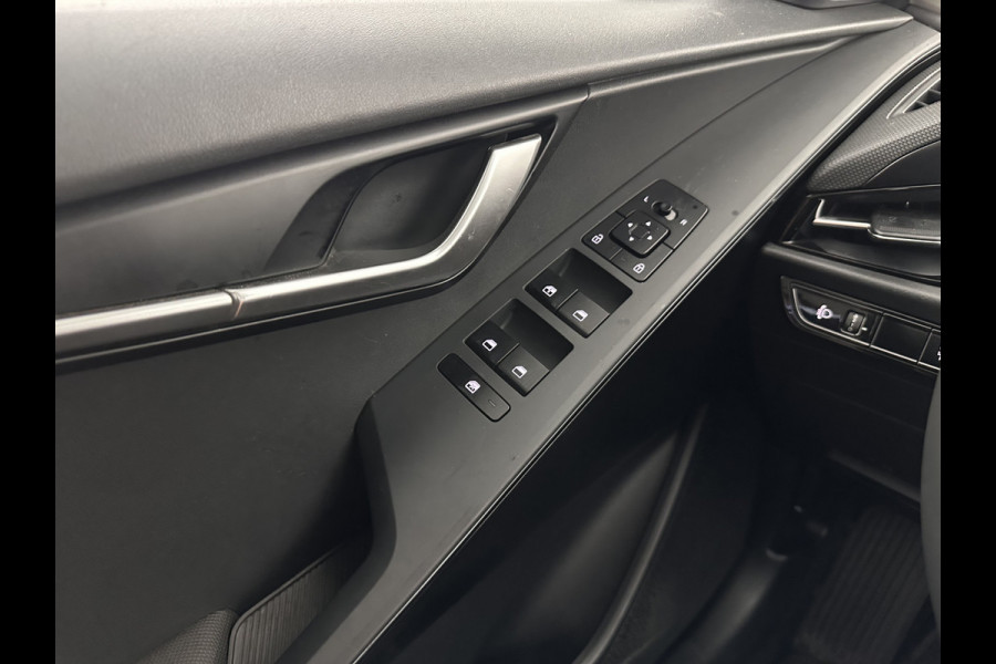 Kia Niro 1.6 GDi Hybrid ComfortLine (INCL-BTW) Aut. *ADAPTIVE-CRUISE | DIGI-COCKPIT | CARPLAY | CAMERA | COMFORTSEATS | DAB | ECC | PDC | CRUISE | TOWBAR | 16''ALU*