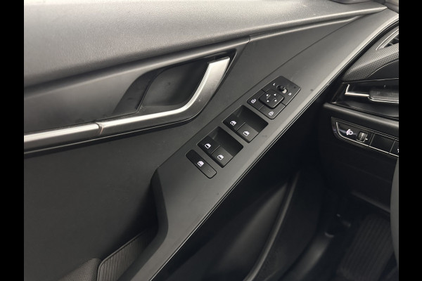 Kia Niro 1.6 GDi Hybrid ComfortLine (INCL-BTW) Aut. *ADAPTIVE-CRUISE | DIGI-COCKPIT | CARPLAY | CAMERA | COMFORTSEATS | DAB | ECC | PDC | CRUISE | TOWBAR | 16''ALU*